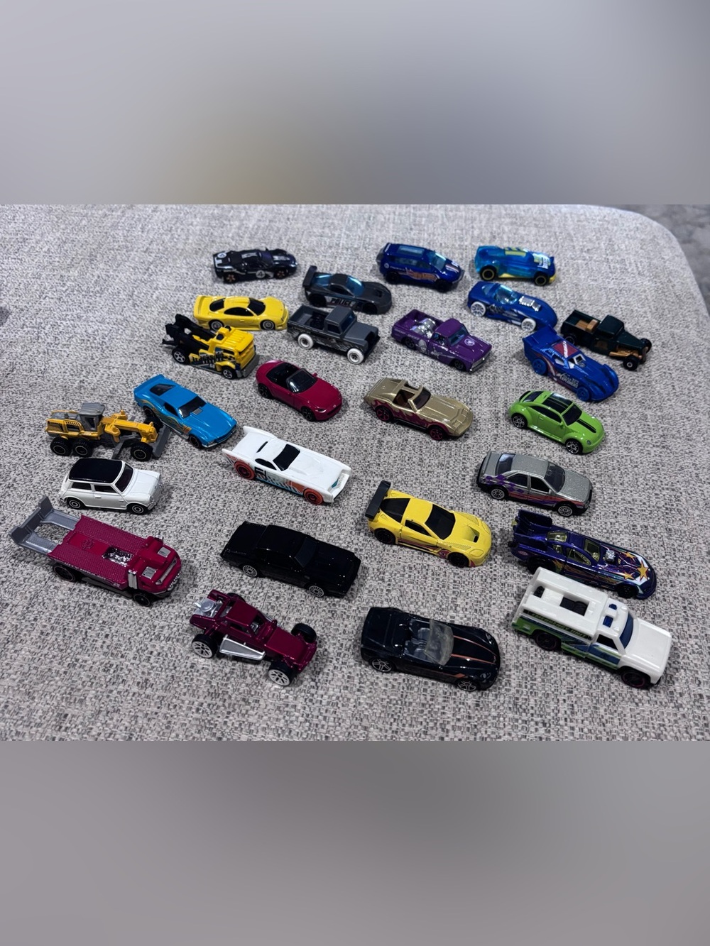 Die-Cast Toy Car Lot - Mixed Vehicles